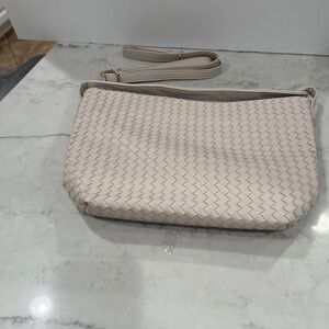Elegant Cream Woven Shoulder Bag